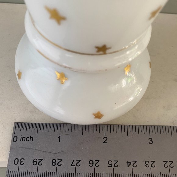 RARE Portieux Vallerysthal French White Opaline Vase - Picture 7 of 7